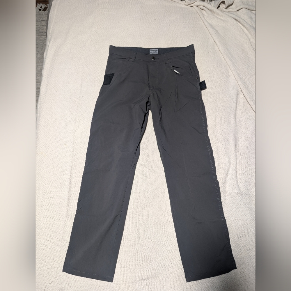 Wrangler Men's Dark Gray Cargo Pants, 32W/30L